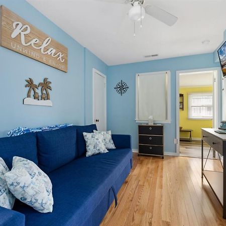 Newly Renovated 4 Bedroom Home Only 2 Blocks From The Beach! ไวลด์วูด ภายนอก รูปภาพ