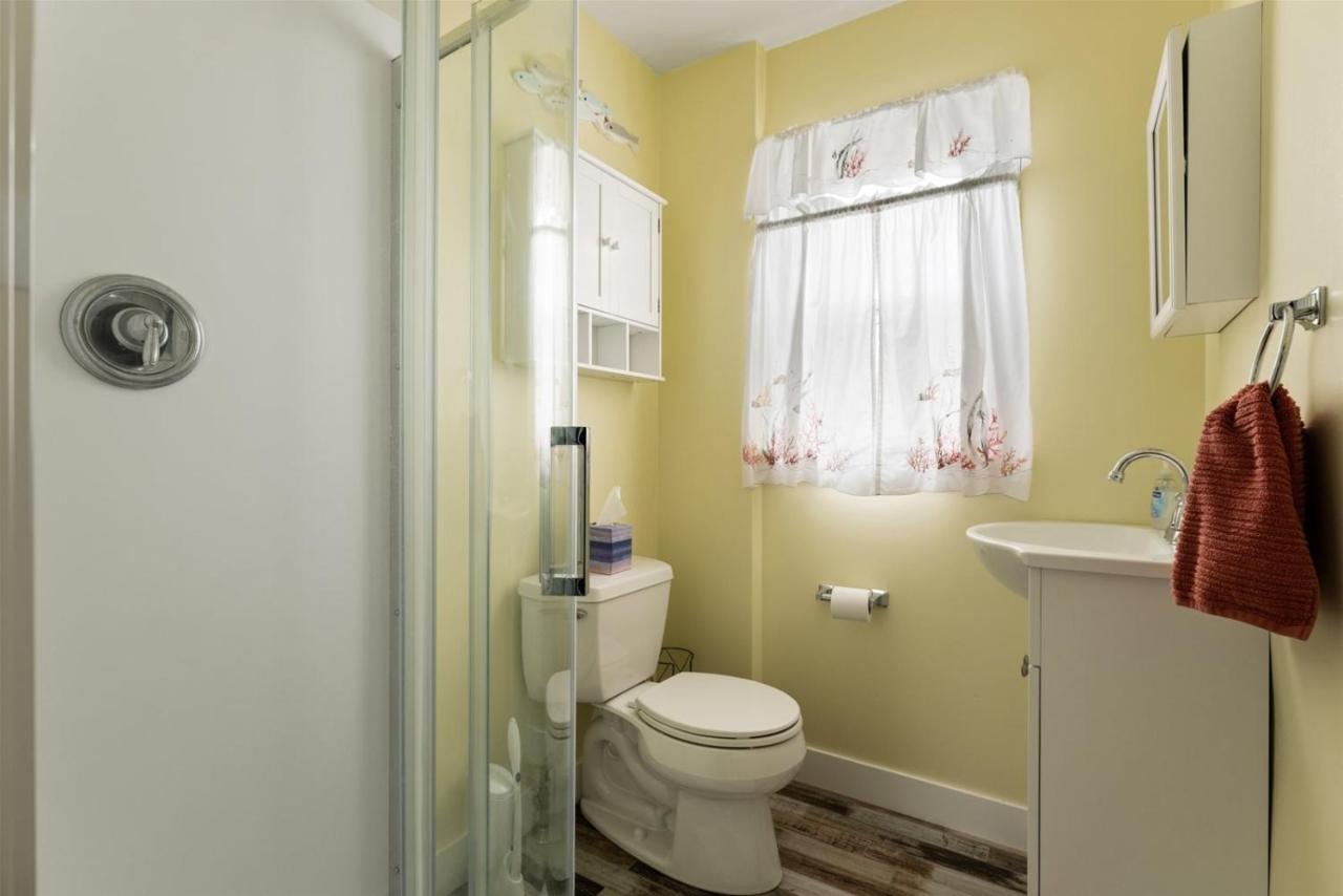 Newly Renovated 4 Bedroom Home Only 2 Blocks From The Beach! ไวลด์วูด ภายนอก รูปภาพ