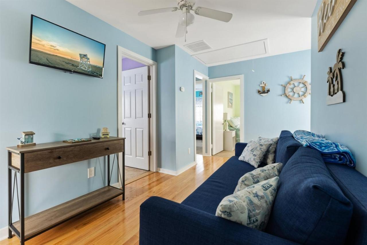 Newly Renovated 4 Bedroom Home Only 2 Blocks From The Beach! ไวลด์วูด ภายนอก รูปภาพ